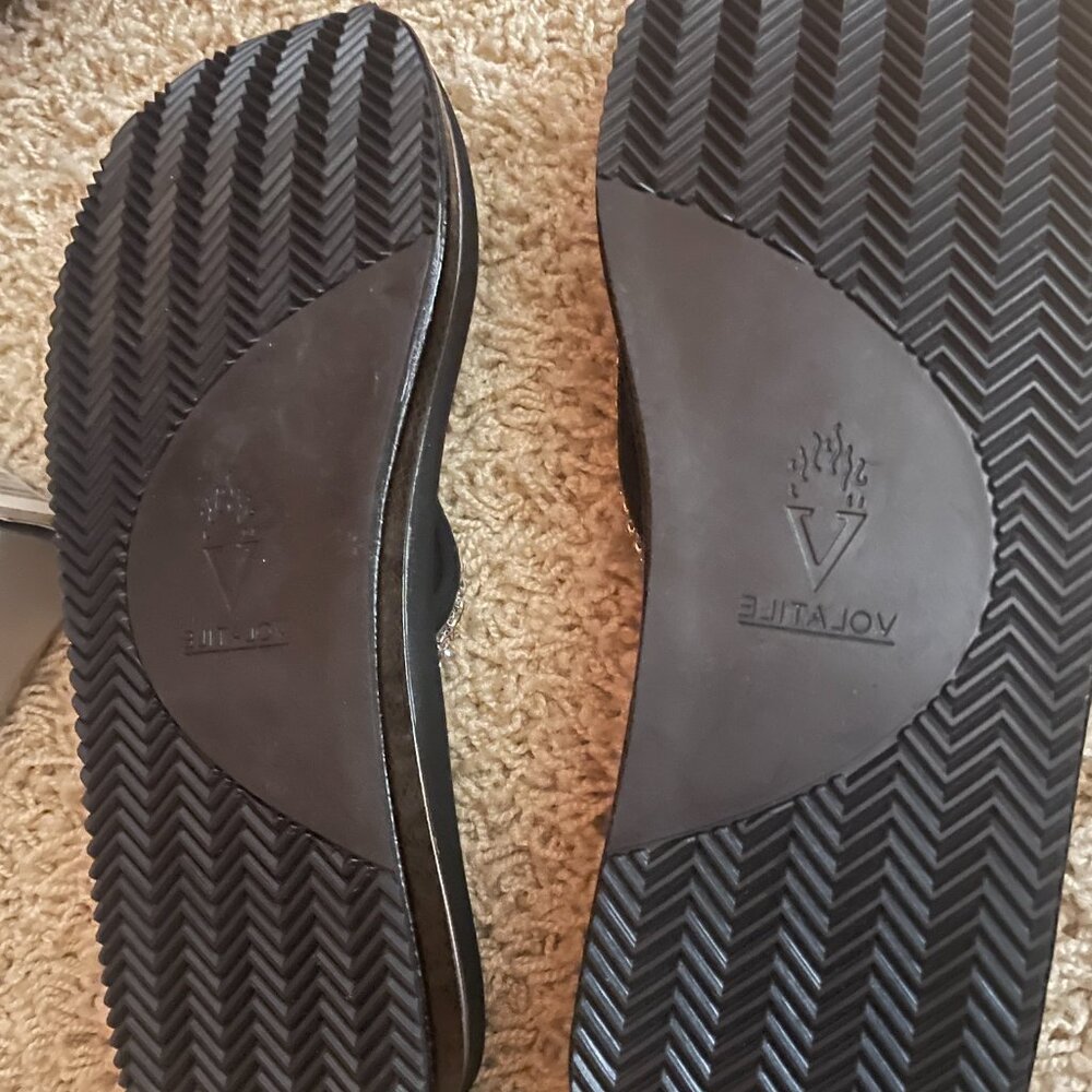 Volatile Designer sandals women new in box - Picture 2 of 2